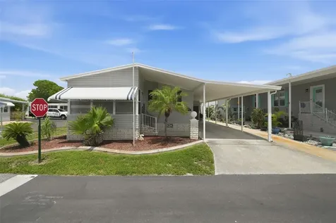 6907 Americana Drive NE St Petersburg FL 33702