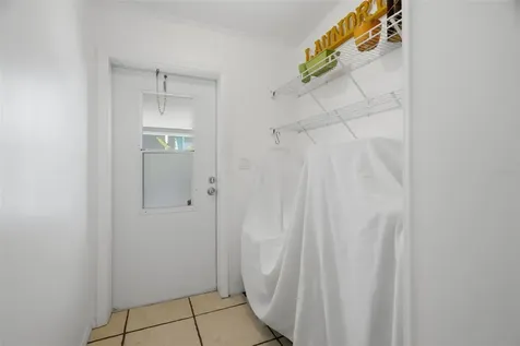 6907 Americana Drive NE St Petersburg FL 33702