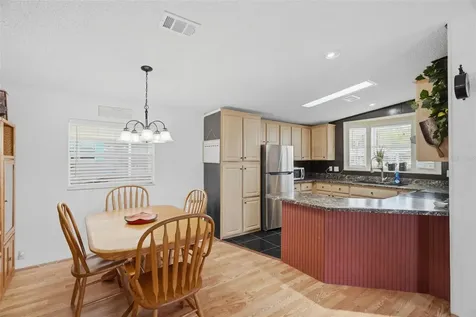 6907 Americana Drive NE St Petersburg FL 33702