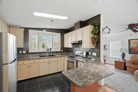 6907 Americana Drive NE St Petersburg FL 33702