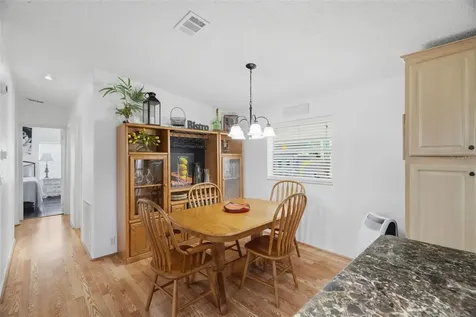 6907 Americana Drive NE St Petersburg FL 33702