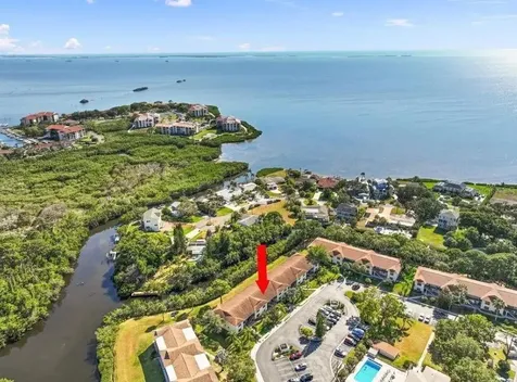 1669 Seascape Circle Tarpon Springs FL 34689