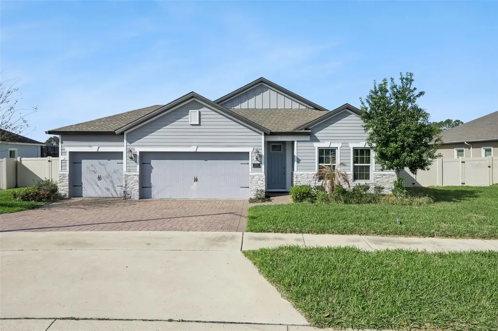 307 Terracotta Terrace Howey In The Hills FL 34737