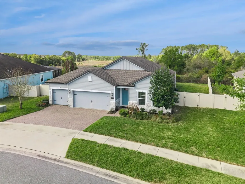 307 Terracotta Terrace Howey In The Hills FL 34737