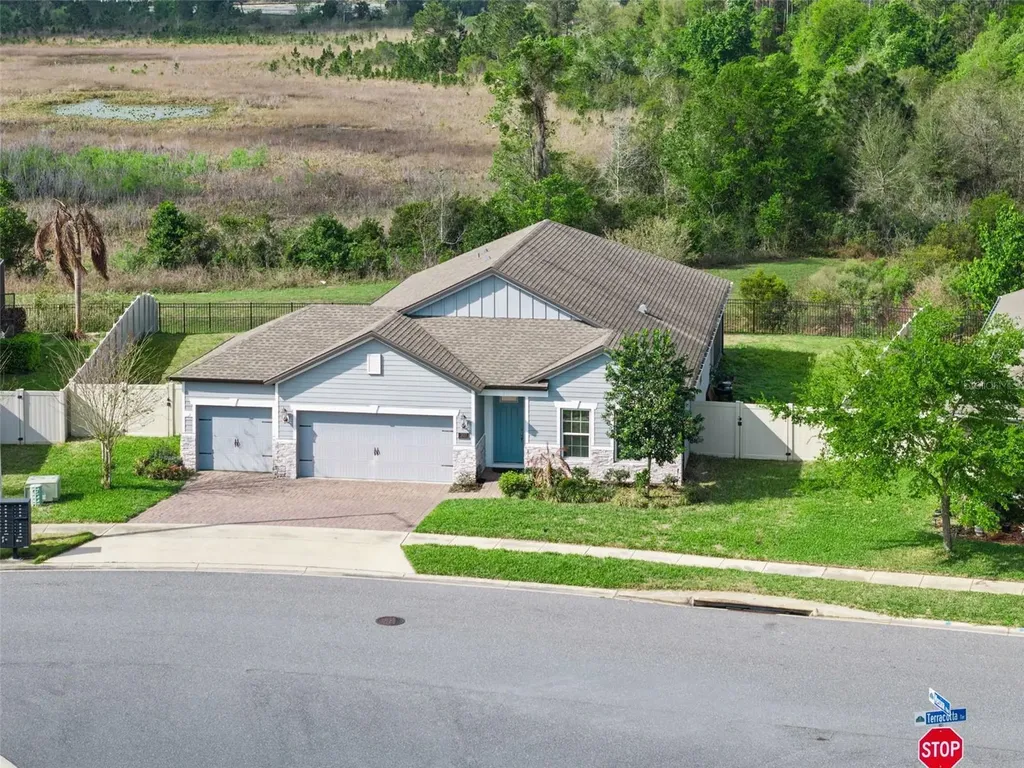 307 Terracotta Terrace Howey In The Hills FL 34737