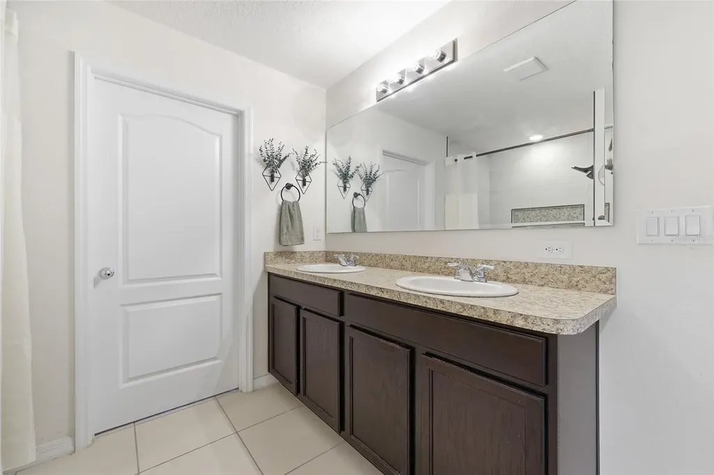 1489 Twin Valley Terrace Kissimmee FL 34744