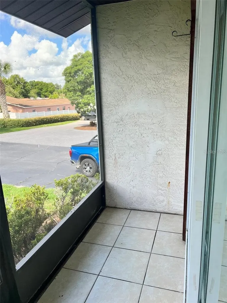 39132 County Road 54 Zephyrhills FL 33542