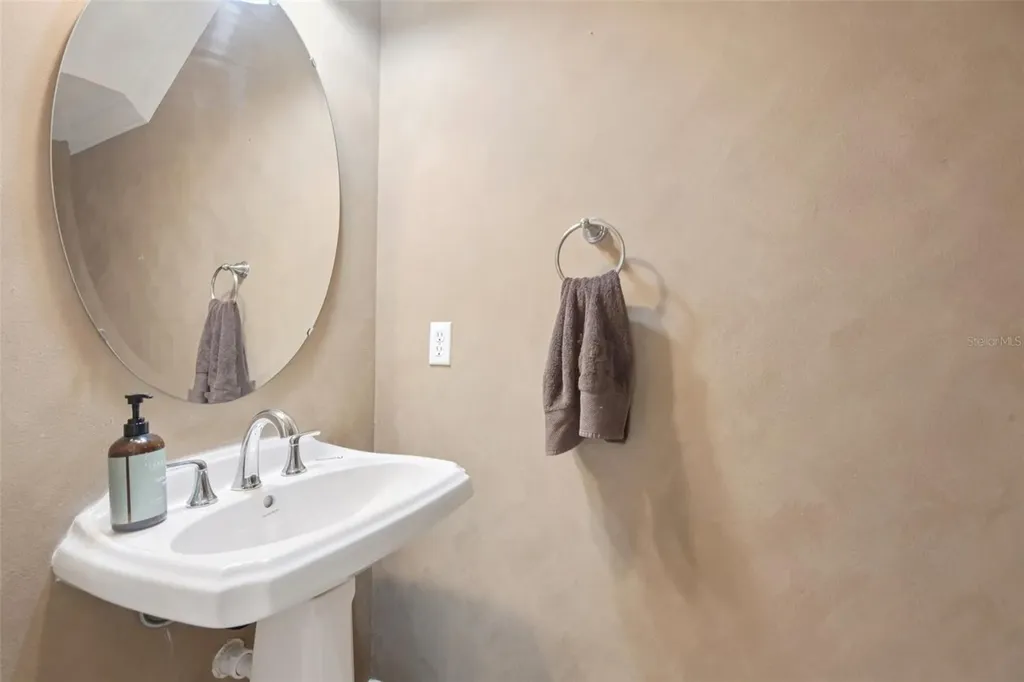 300 Valencia Circle St Petersburg FL 33716