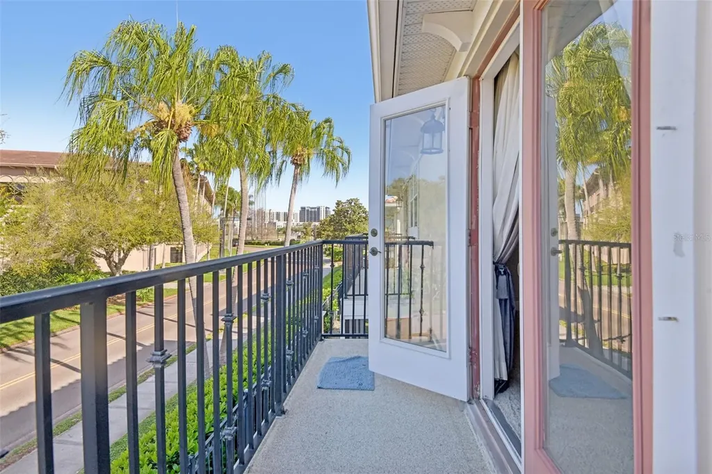 300 Valencia Circle St Petersburg FL 33716