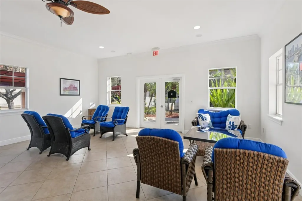 300 Valencia Circle St Petersburg FL 33716