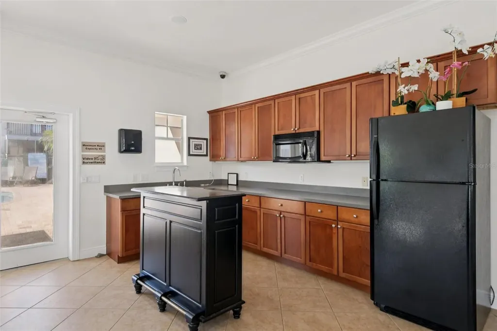 300 Valencia Circle St Petersburg FL 33716