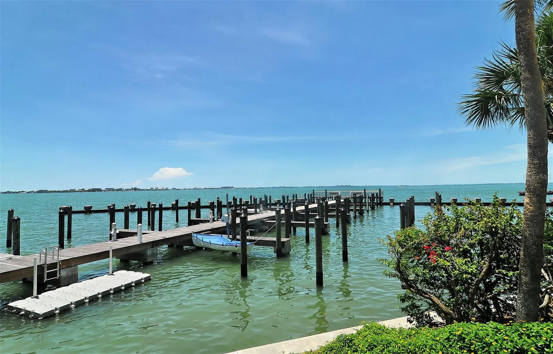 988 Blvd Of The Arts Sarasota FL 34236