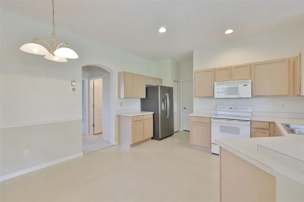 2023 Acadia Greens Drive Sun City Center FL 33573
