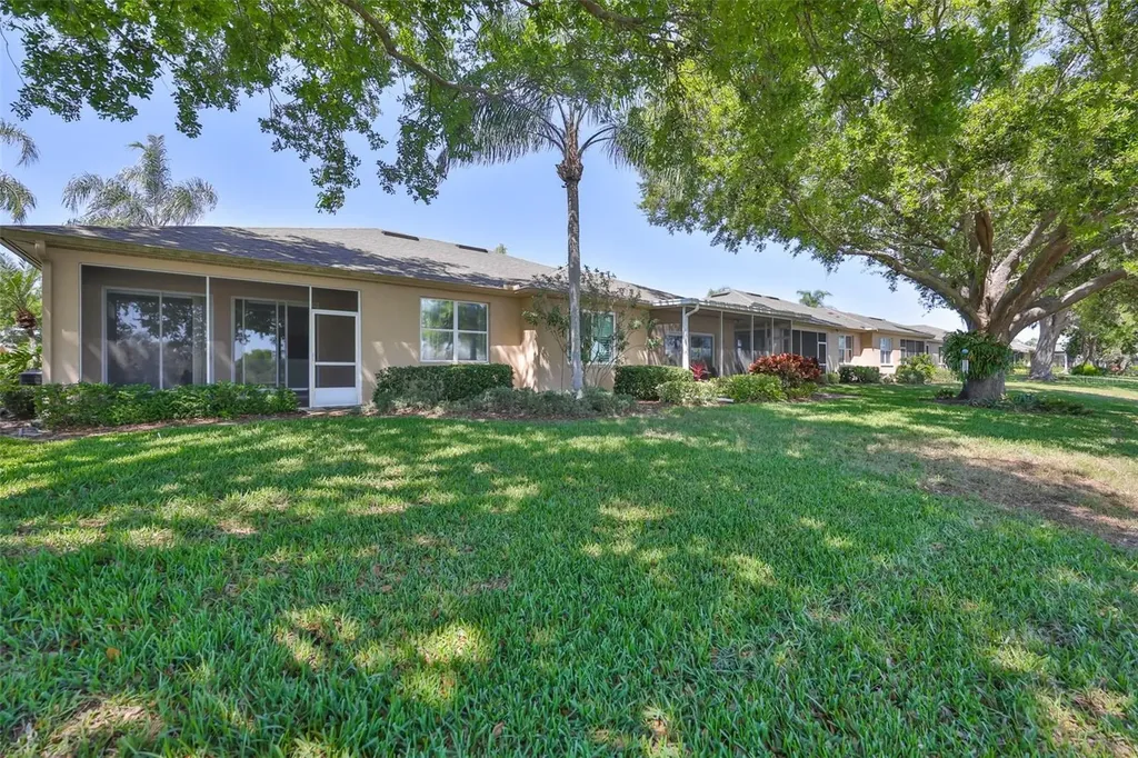 2023 Acadia Greens Drive Sun City Center FL 33573