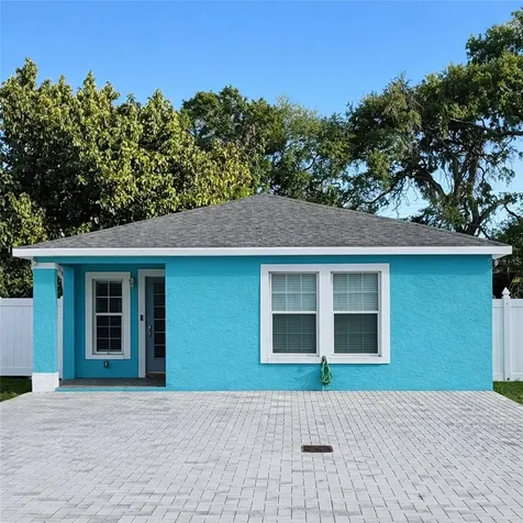 2715 Bel Aire Circle Tampa FL 33614