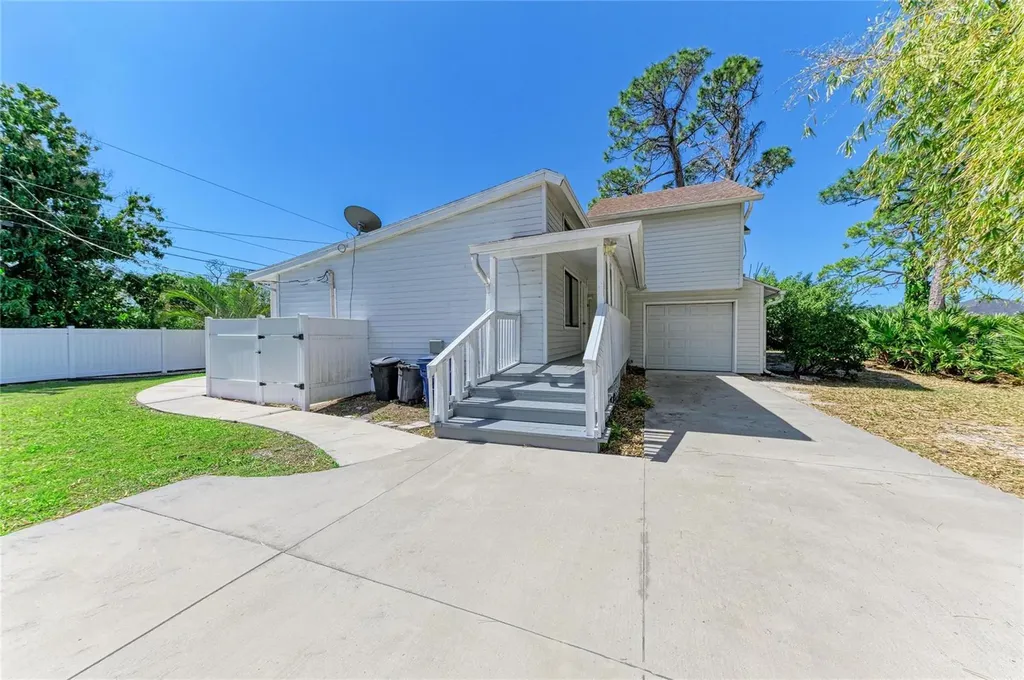 1581 Royal Road Venice FL 34293