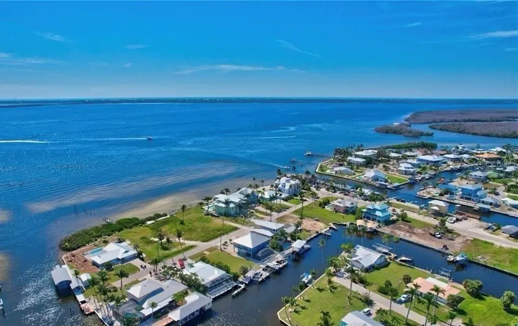 4159 Sunshine Boulevard St James City FL 33956