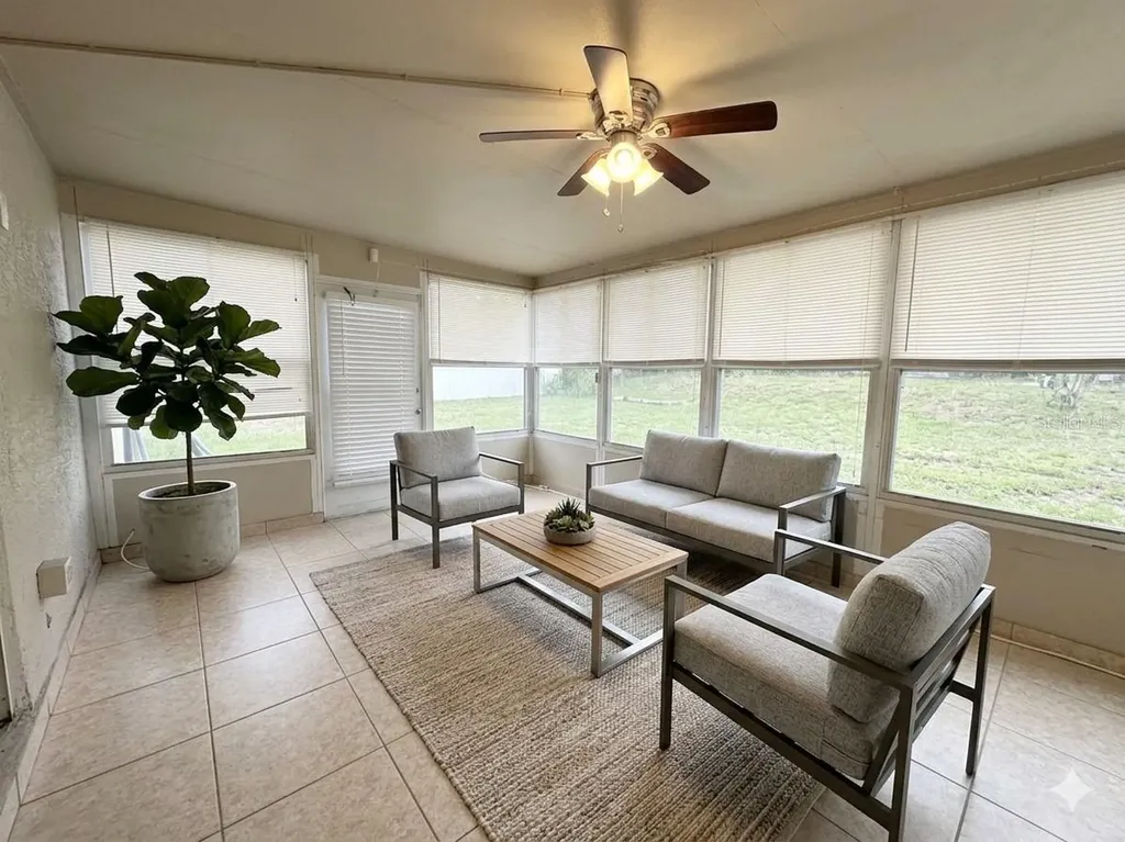 931 Hunter Lane Tarpon Springs FL 34689