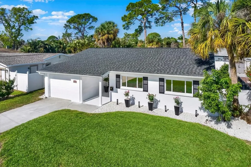 4510 NE Helena Street NE St Petersburg FL 33703