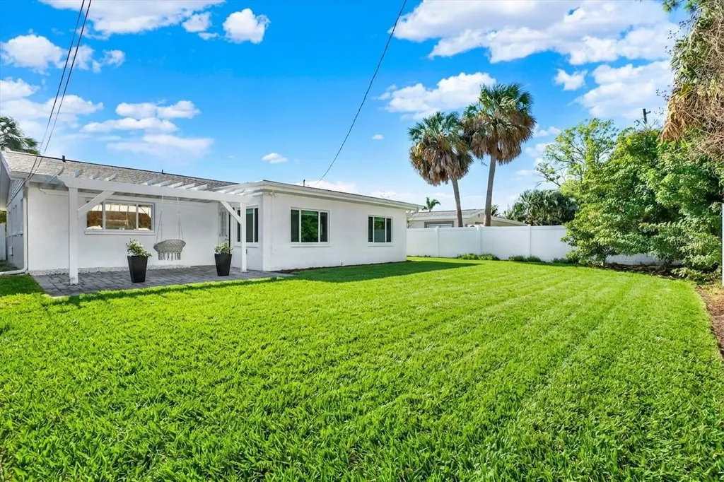 4510 NE Helena Street NE St Petersburg FL 33703