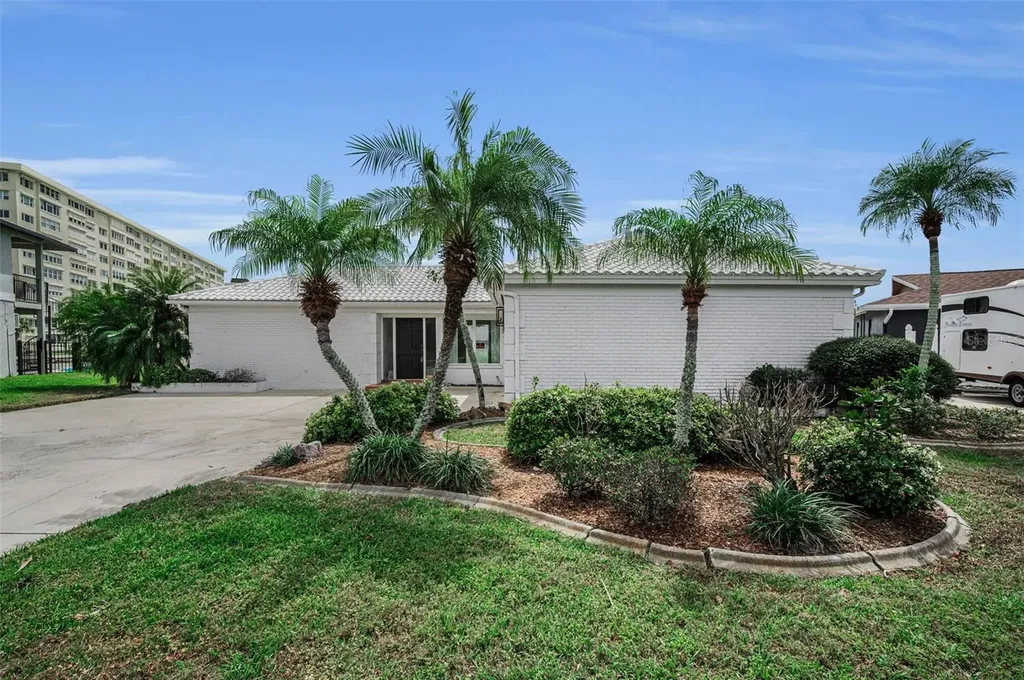 11566 47th Avenue N St Petersburg FL 33708