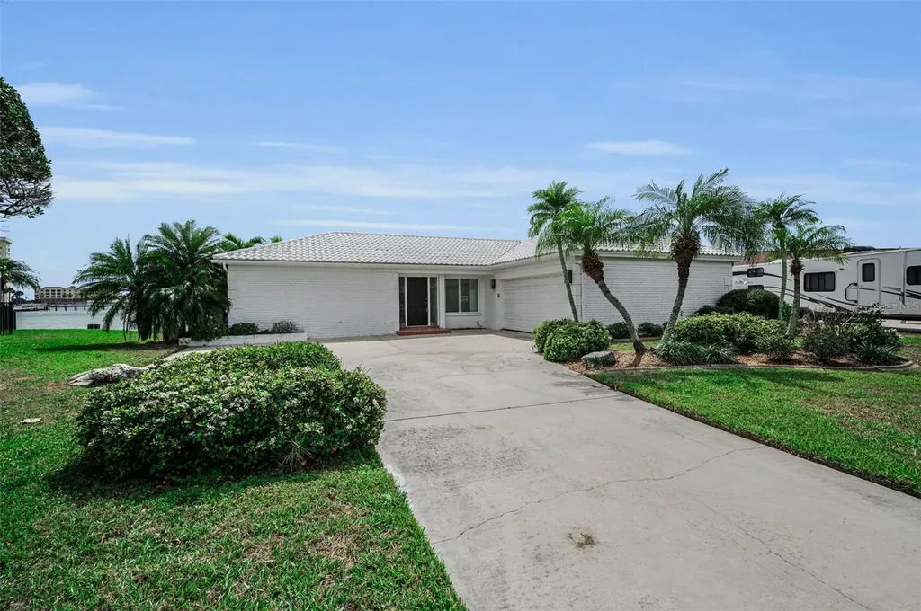11566 47th Avenue N St Petersburg FL 33708