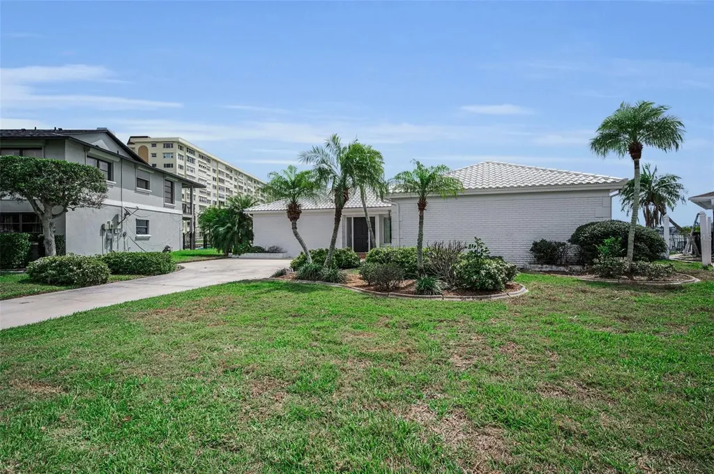 11566 47th Avenue N St Petersburg FL 33708