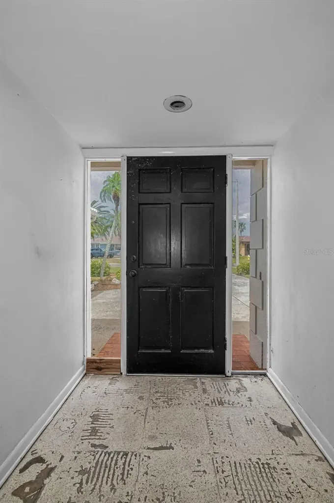 11566 47th Avenue N St Petersburg FL 33708