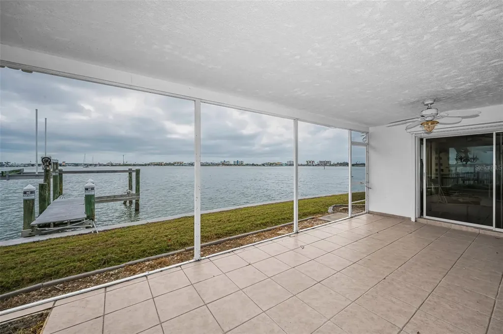 11566 47th Avenue N St Petersburg FL 33708
