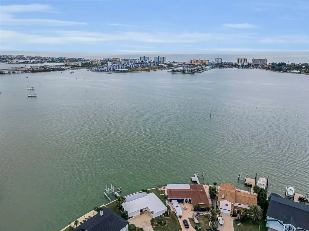 11566 47th Avenue N St Petersburg FL 33708