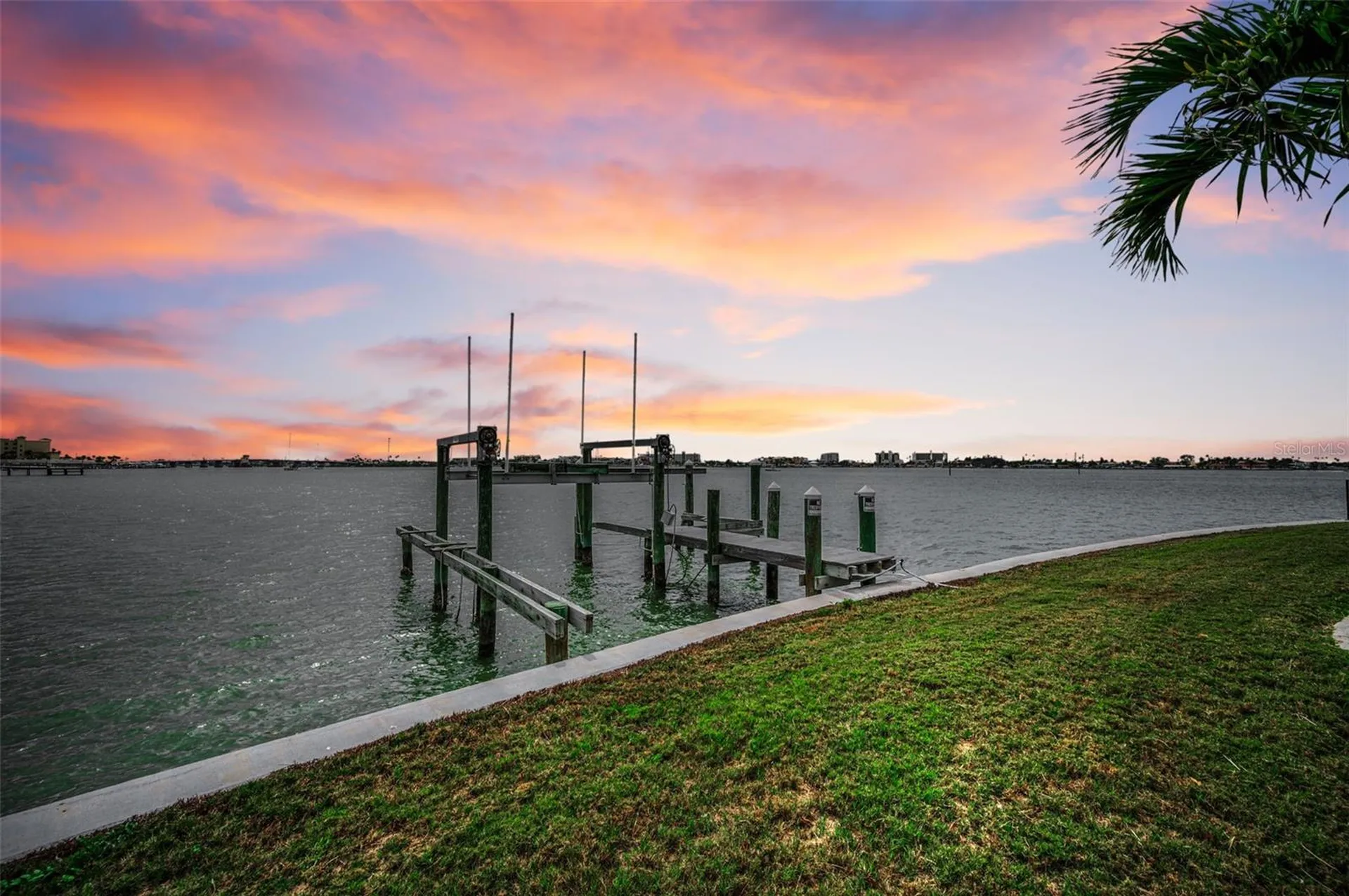11566 47th Avenue N St Petersburg FL 33708