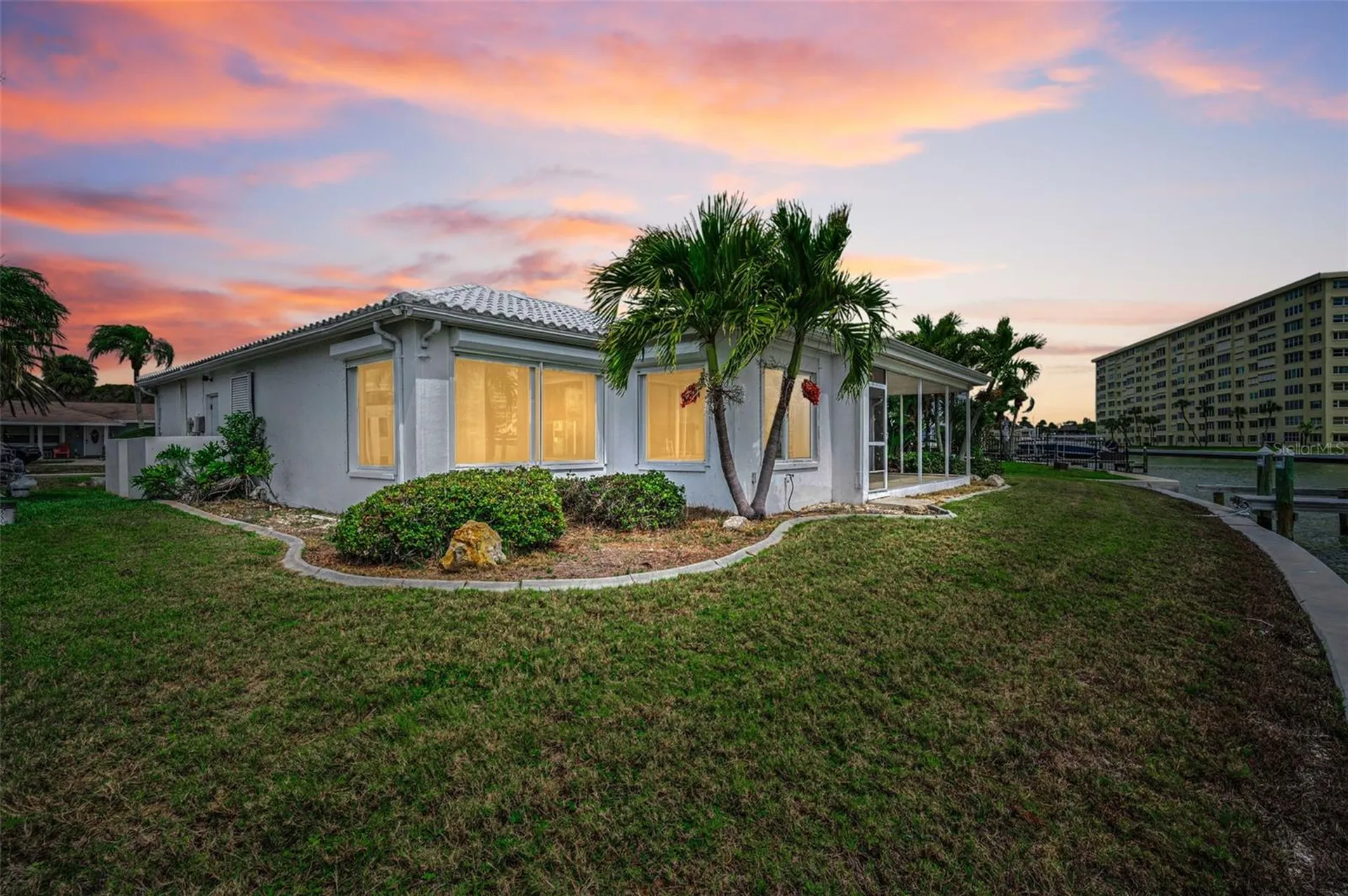 11566 47th Avenue N St Petersburg FL 33708