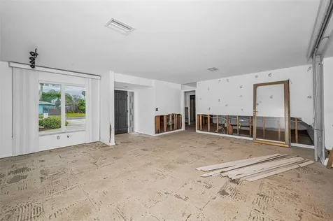 11566 47th Avenue N St Petersburg FL 33708