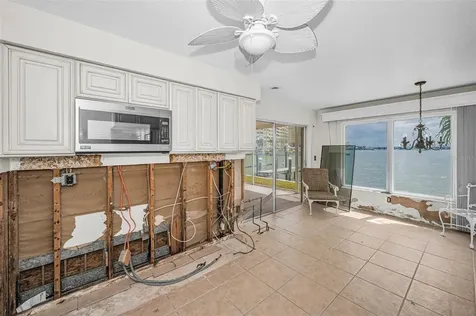 11566 47th Avenue N St Petersburg FL 33708