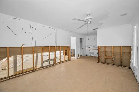 11566 47th Avenue N St Petersburg FL 33708