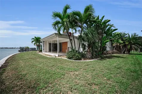 11566 47th Avenue N St Petersburg FL 33708