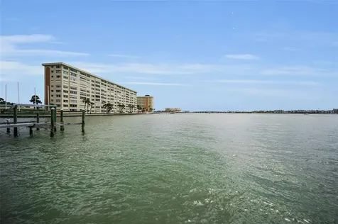 11566 47th Avenue N St Petersburg FL 33708