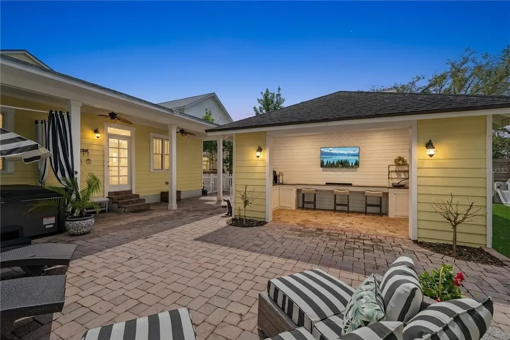 1232 Poinsettia Avenue Orlando FL 32804