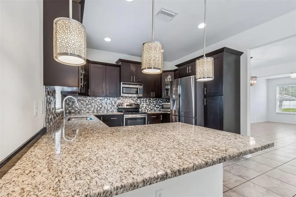 6105 Merrifield Drive Zephyrhills FL 33541
