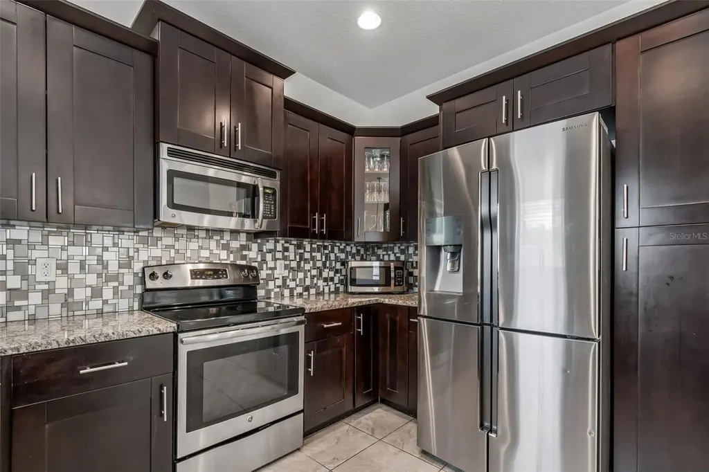 6105 Merrifield Drive Zephyrhills FL 33541