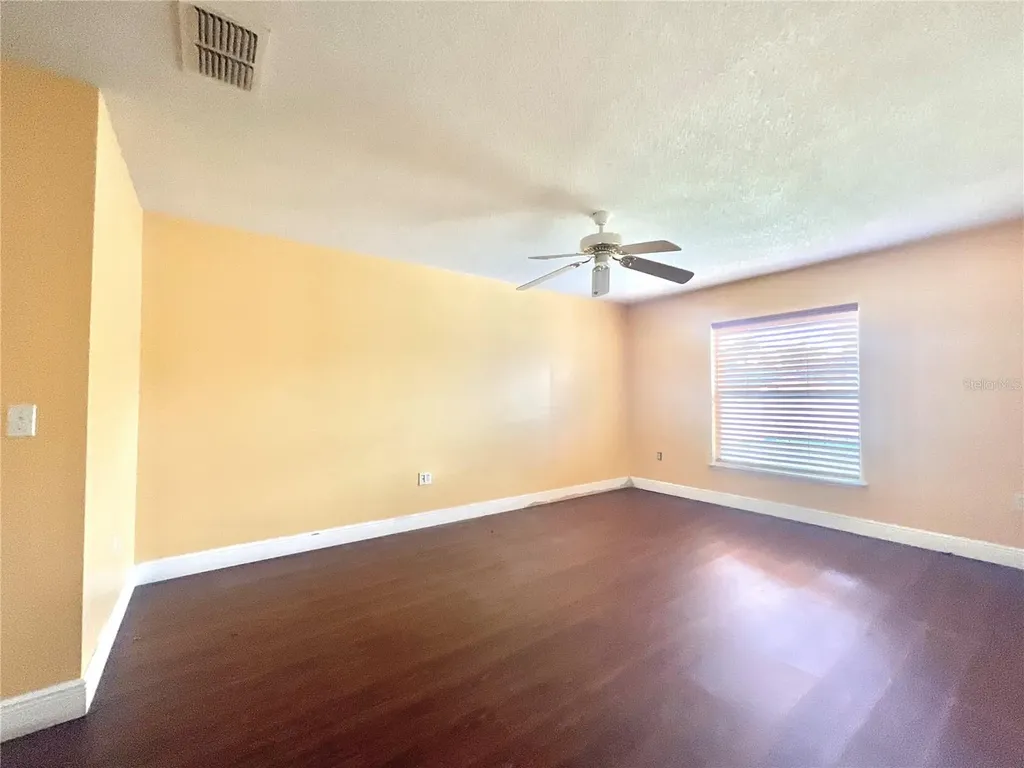 352 Clermont Drive Kissimmee FL 34759