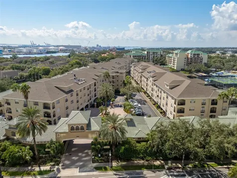 501 Knights Run Avenue Tampa FL 33602