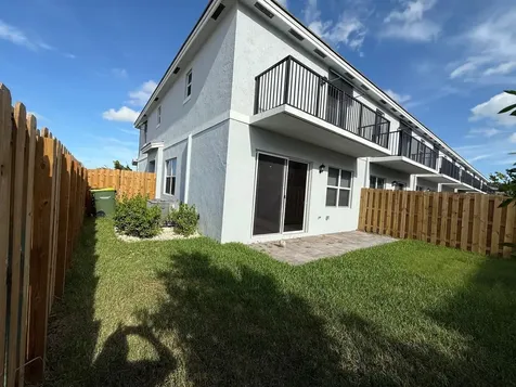 142 NE 14th Terrace Homestead FL 33033