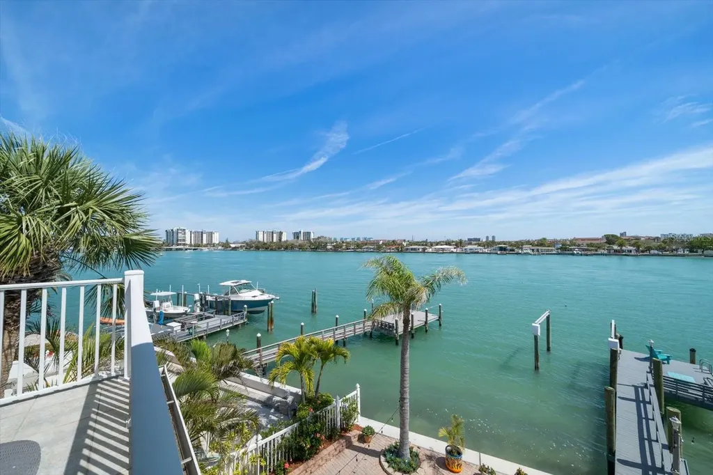 8685 E Bay Drive Treasure Island FL 33706