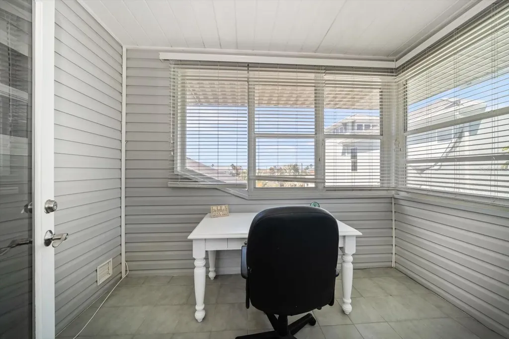 8685 E Bay Drive Treasure Island FL 33706