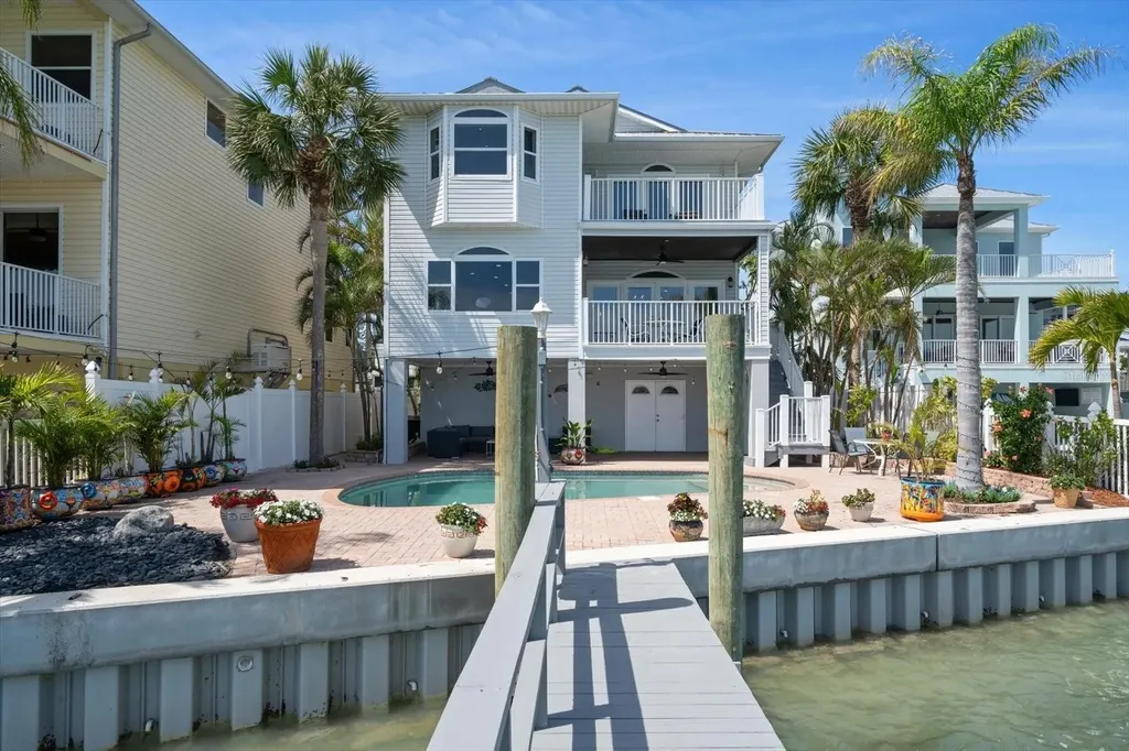 8685 E Bay Drive Treasure Island FL 33706