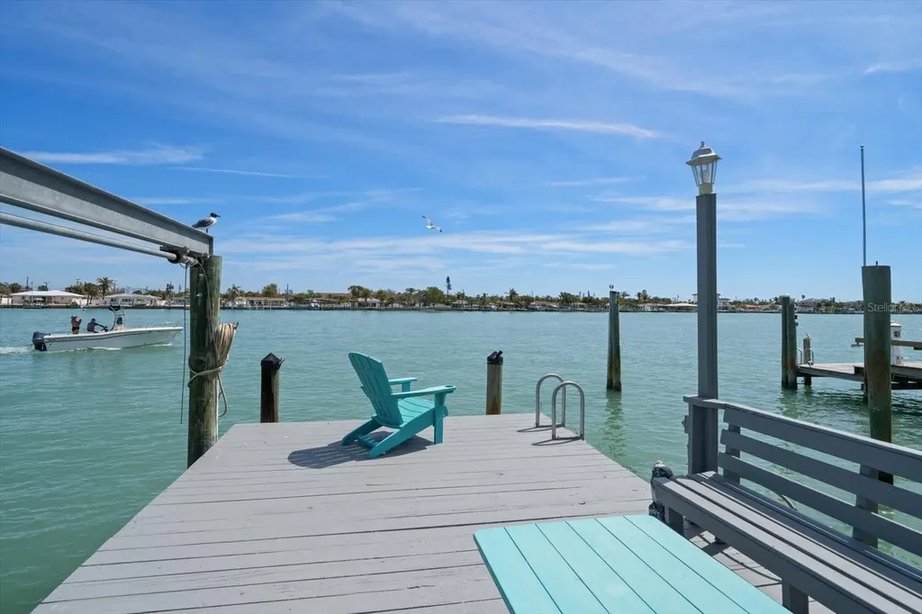 8685 E Bay Drive Treasure Island FL 33706