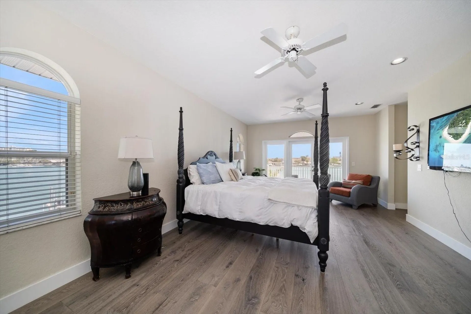 8685 E Bay Drive Treasure Island FL 33706