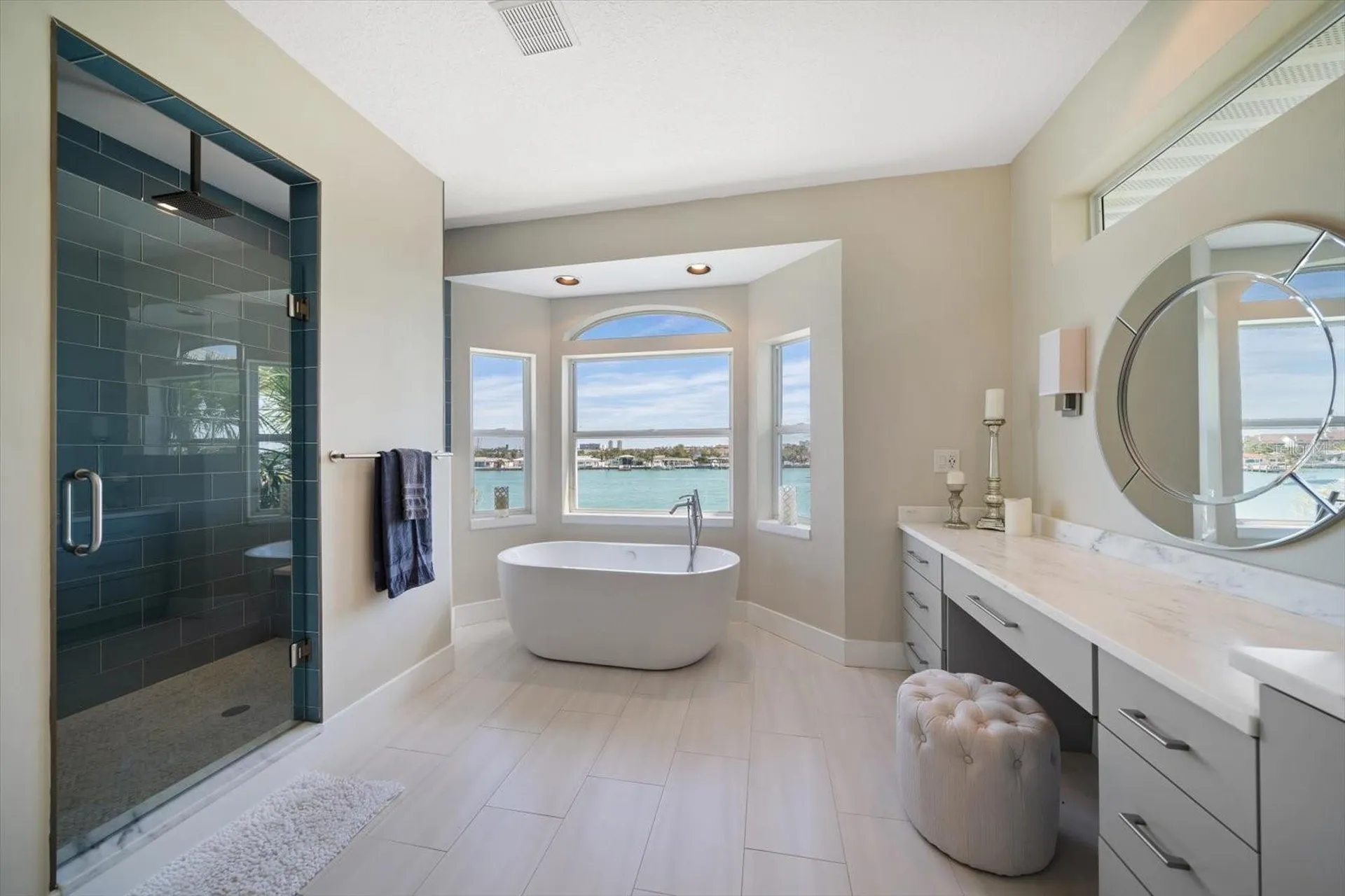 8685 E Bay Drive Treasure Island FL 33706