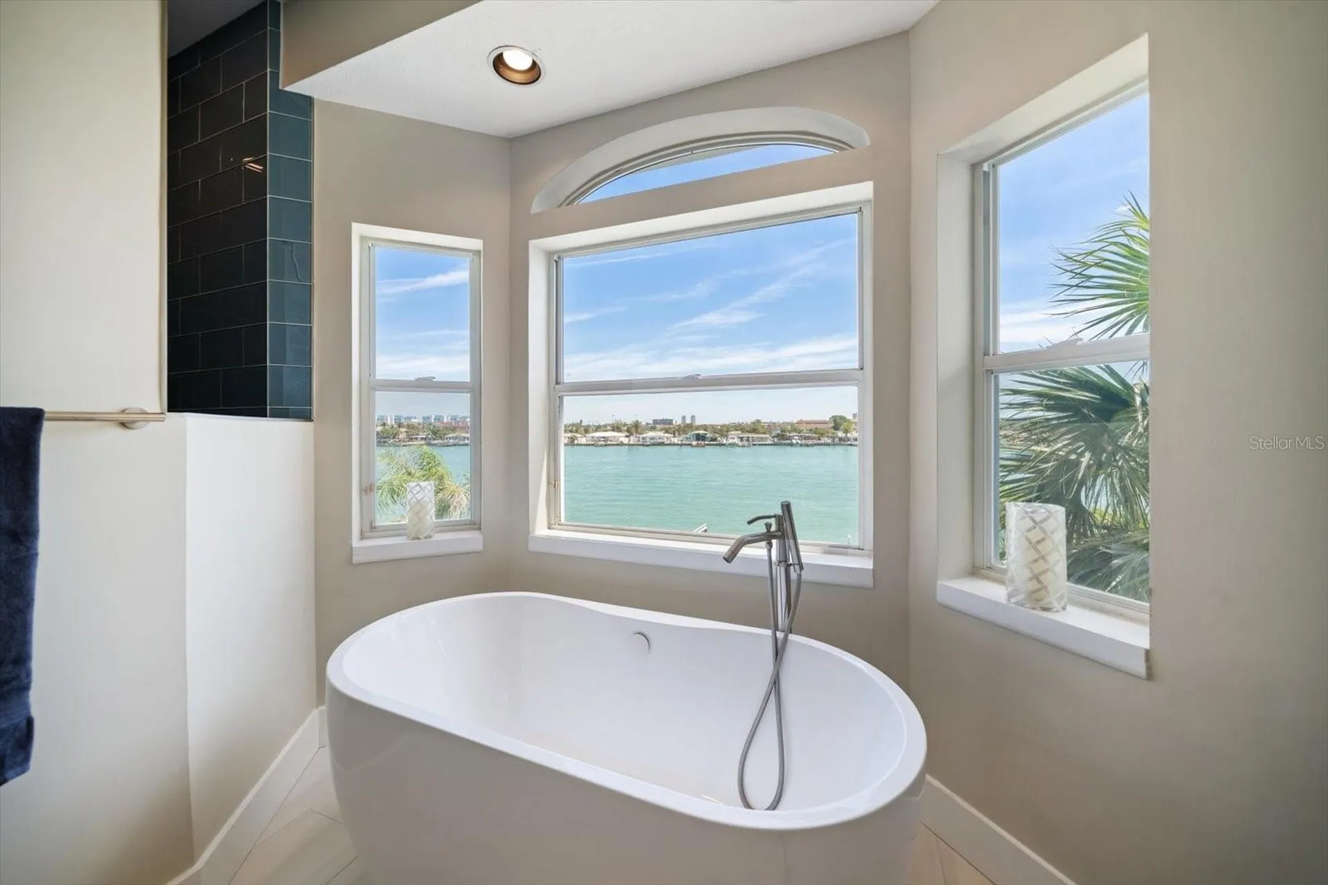8685 E Bay Drive Treasure Island FL 33706